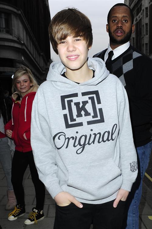 justin_bieber_up_3af1